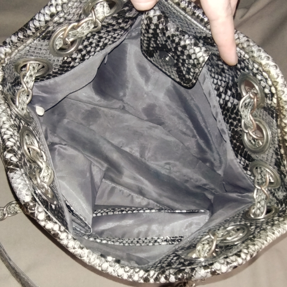 NICOLE BY NICOLE MILLER SNAKESKIN EMBOSSED BAG - Picture 15 of 16